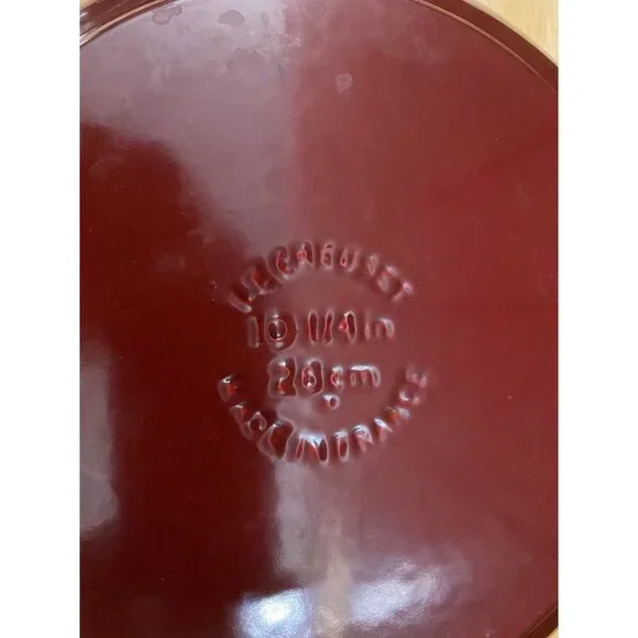 Le Creuset Red 10.1/4 Skillet - Picture 8 of 10